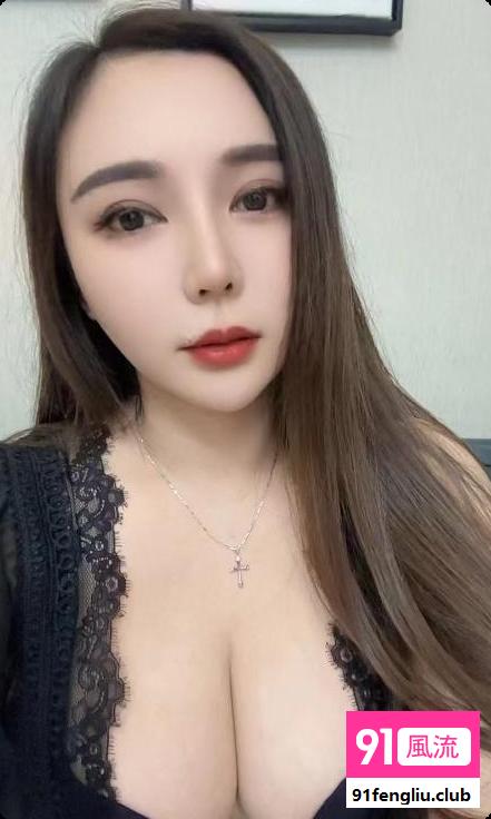 大奶吸精少妇